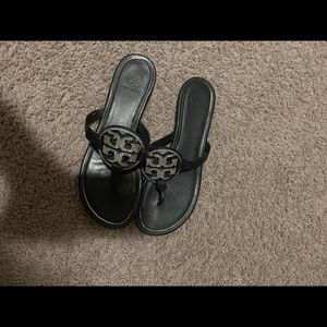 Tory Burch authentic. Limited edition . Size 8. Great condition .